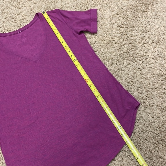 Lululemon roll up sleeve v neck love shirt - Picture 4 of 8